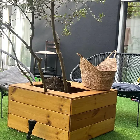 Apartment Garden *